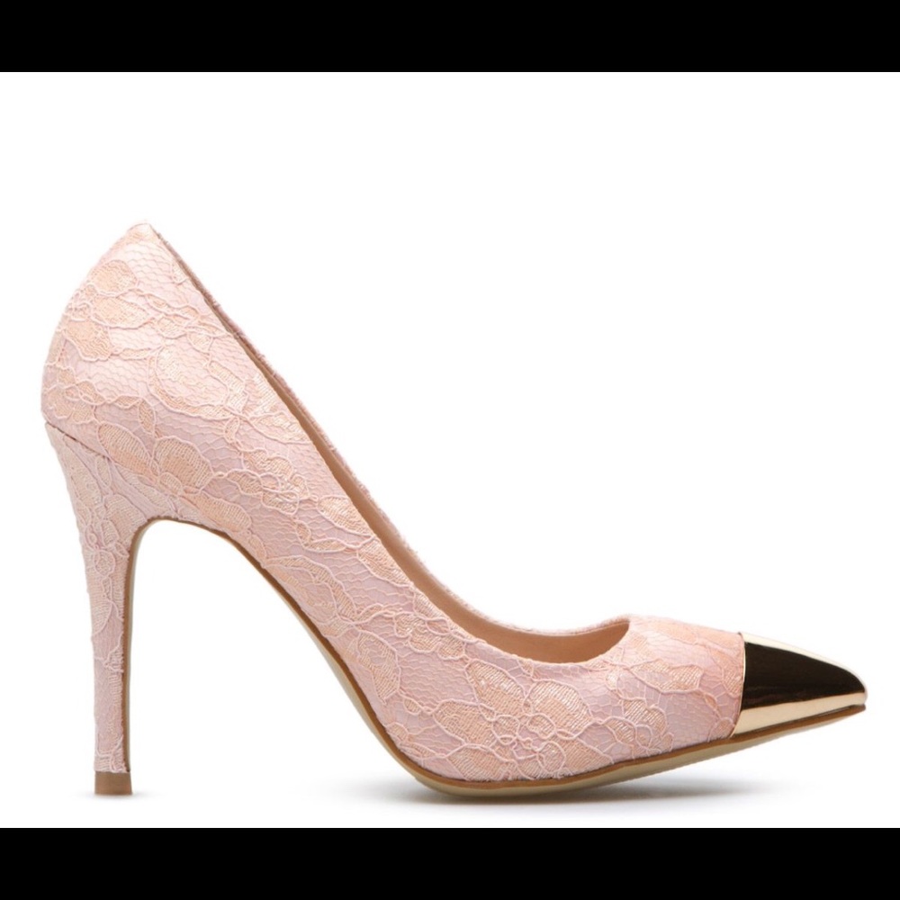 Shoe Dazzle Blush Lace Gold Toe Pump - Issas
